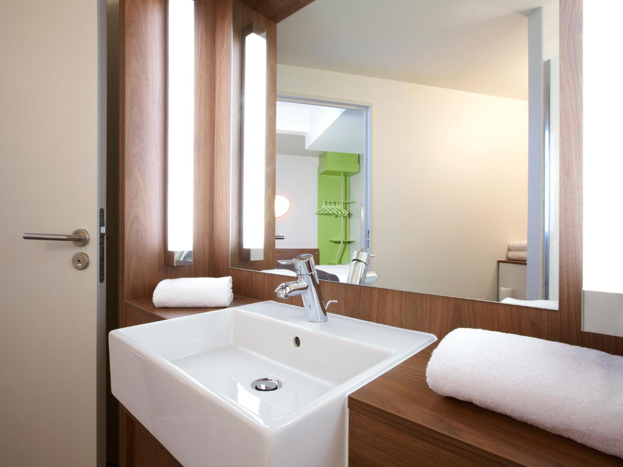Campanile Hotel Beauvais Kültér fotó
